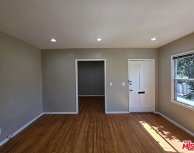 1430 Franklin Street - Photo Thumbnail 3