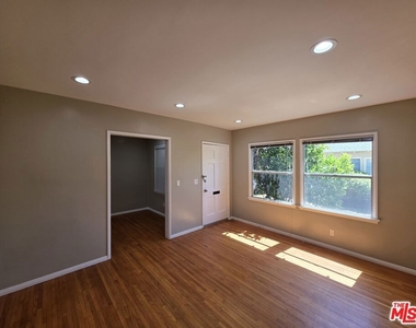 1430 Franklin Street - Photo Thumbnail 4