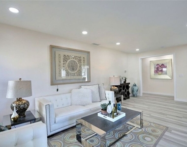 4014 Verdugo View Drive - Photo Thumbnail 2