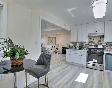 4014 Verdugo View Drive - Photo Thumbnail 10