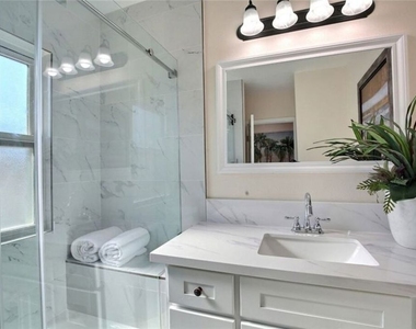 4014 Verdugo View Drive - Photo Thumbnail 7