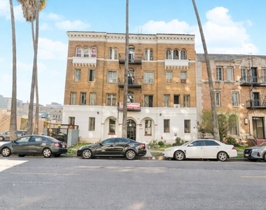 537 S Kenmore Avenue - Photo Thumbnail 3