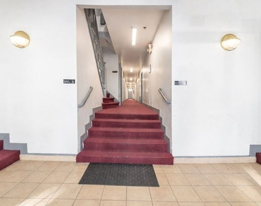 537 S Kenmore Avenue - Photo Thumbnail 4