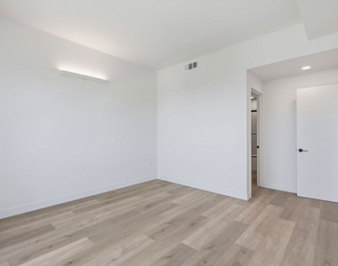 3555 Overland Avenue - Photo Thumbnail 11