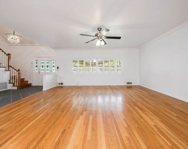 4309 Gentry Avenue - Photo Thumbnail 9