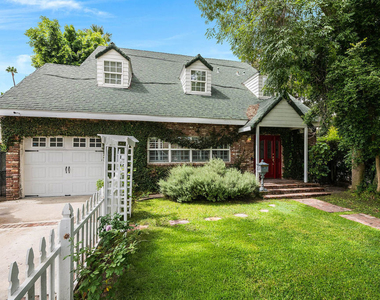 4309 Gentry Avenue - Photo Thumbnail 5