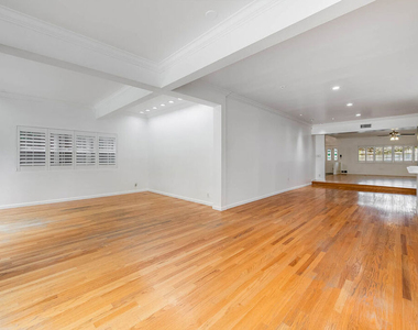 4309 Gentry Avenue - Photo Thumbnail 18