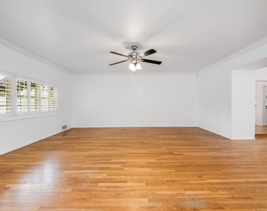 4309 Gentry Avenue - Photo Thumbnail 8