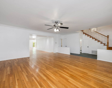 4309 Gentry Avenue - Photo Thumbnail 11