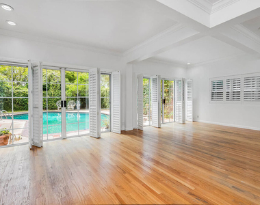 4309 Gentry Avenue - Photo Thumbnail 15