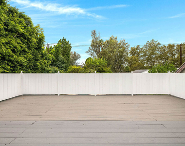 4309 Gentry Avenue - Photo Thumbnail 32
