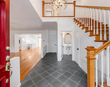 4309 Gentry Avenue - Photo Thumbnail 7