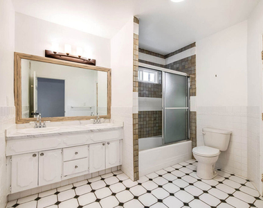 4309 Gentry Avenue - Photo Thumbnail 34