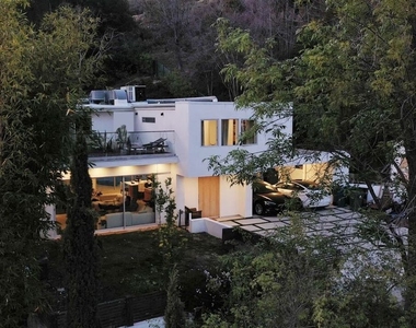 2690 Zorada Drive - Photo Thumbnail 3