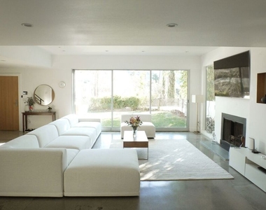 2690 Zorada Drive - Photo Thumbnail 11