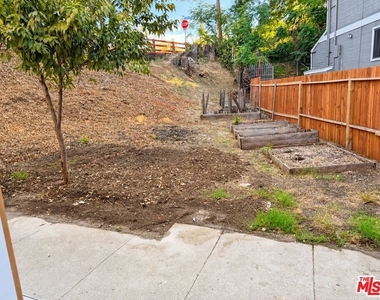 5966 1/2 Benner St - Photo Thumbnail 25