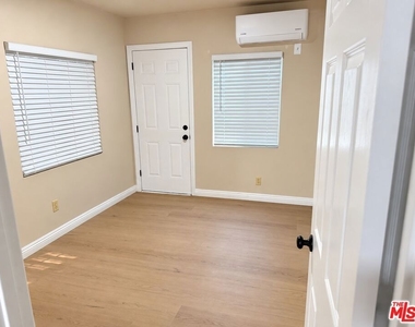 5966 1/2 Benner St - Photo Thumbnail 13
