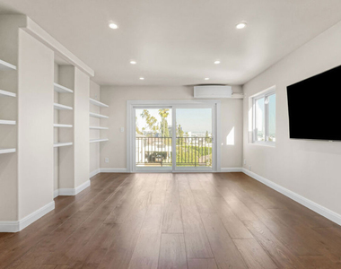 1230 Horn Avenue - Photo Thumbnail 6
