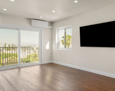 1230 Horn Avenue - Photo Thumbnail 7