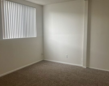 10540 Balboa Boulevard - Photo Thumbnail 6