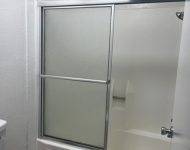 10540 Balboa Boulevard - Photo Thumbnail 10