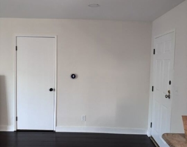 720 N Eucalyptus Avenue - Photo Thumbnail 5
