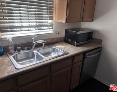 720 N Eucalyptus Avenue - Photo Thumbnail 4