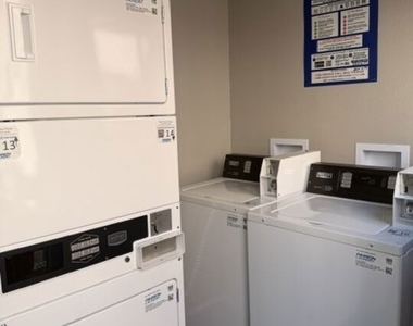 720 N Eucalyptus Avenue - Photo Thumbnail 18