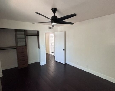 720 N Eucalyptus Avenue - Photo Thumbnail 12