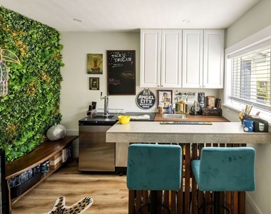 1154 N Ogden Drive - Photo Thumbnail 4
