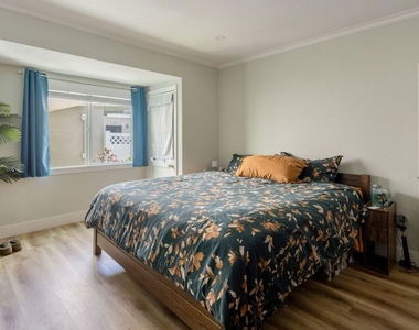 1154 N Ogden Drive - Photo Thumbnail 6