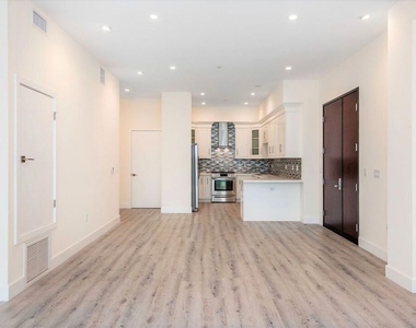 1237 S Holt Avenue - Photo Thumbnail 17