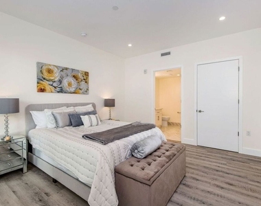 1237 S Holt Avenue - Photo Thumbnail 21