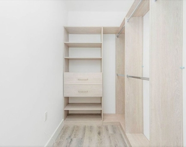 1237 S Holt Avenue - Photo Thumbnail 7