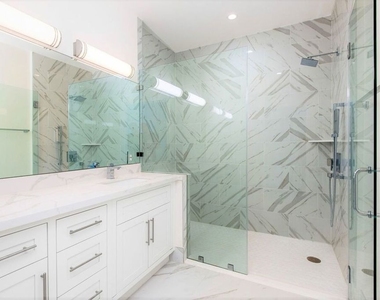 1237 S Holt Avenue - Photo Thumbnail 11