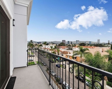 1237 S Holt Avenue - Photo Thumbnail 5