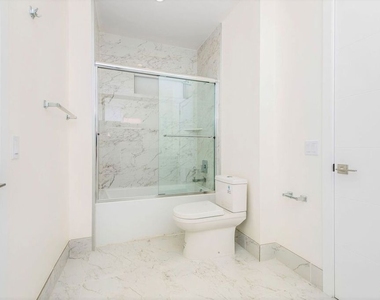 1237 S Holt Avenue - Photo Thumbnail 14