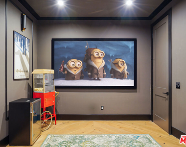 4145 Tujunga Avenue - Photo Thumbnail 10