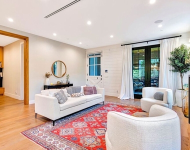 4145 Tujunga Avenue - Photo Thumbnail 6