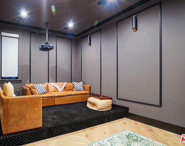 4145 Tujunga Avenue - Photo Thumbnail 11