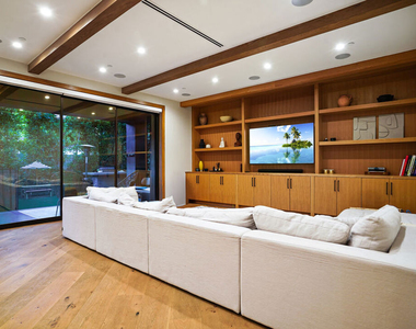 4145 Tujunga Avenue - Photo Thumbnail 14