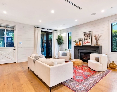 4145 Tujunga Avenue - Photo Thumbnail 4