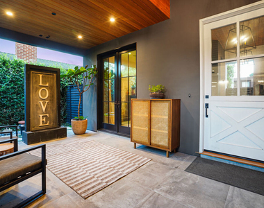 4145 Tujunga Avenue - Photo Thumbnail 2