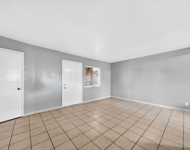 3220 Carlin Avenue - Photo Thumbnail 6