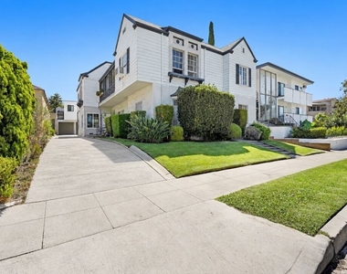 1070 1/4 Masselin Avenue - Photo Thumbnail 1