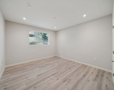 1051 S Corning Street - Photo Thumbnail 16