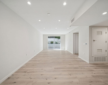 1051 S Corning Street - Photo Thumbnail 2