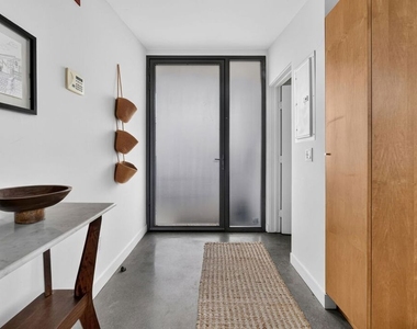 660 Rose Avenue - Photo Thumbnail 5