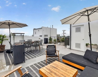 660 Rose Avenue - Photo Thumbnail 3