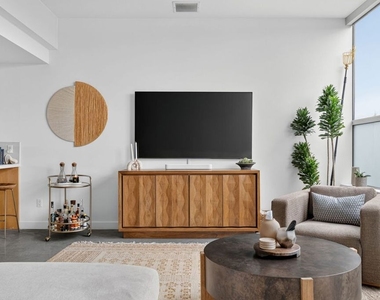 660 Rose Avenue - Photo Thumbnail 7